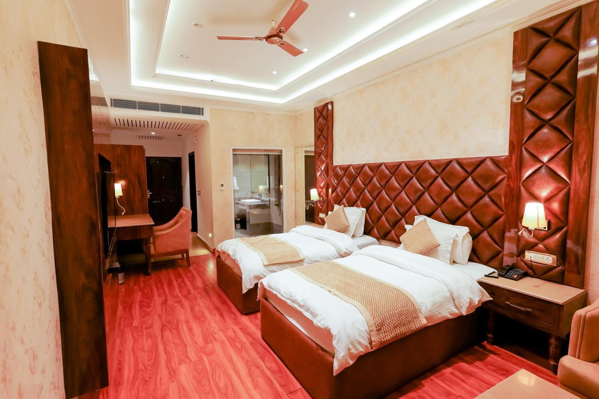 Grand Him Queen Ac Centralized Dharamshala Exterior photo