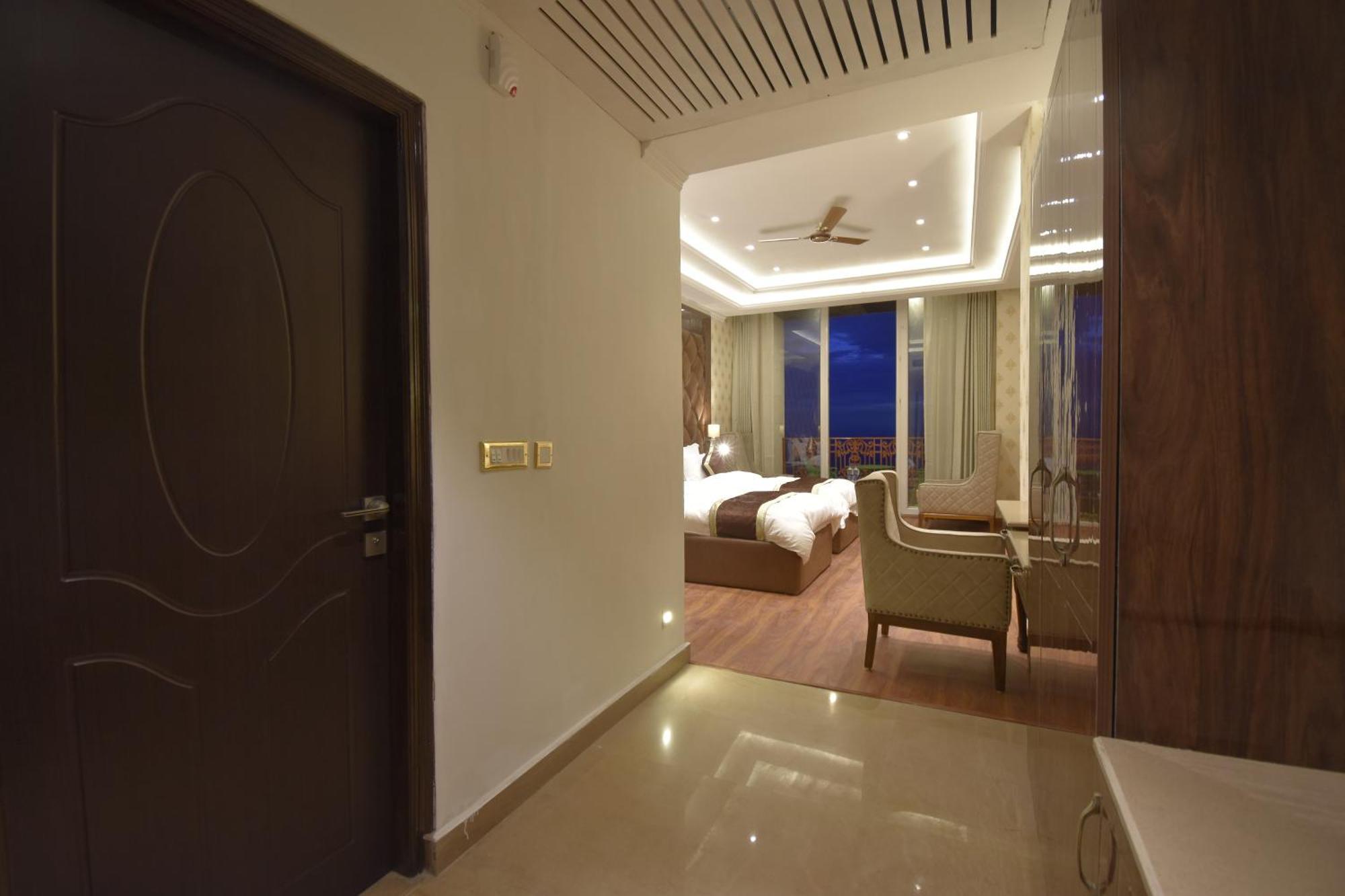 Grand Him Queen Ac Centralized Dharamshala Exterior photo